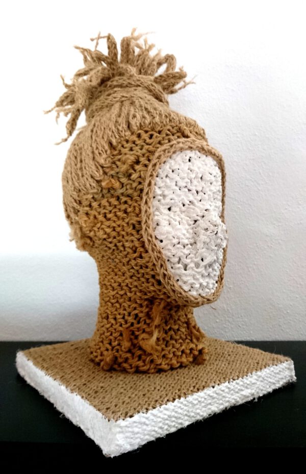 Woman Without a Face, sculpture made of reused rope, paint, head by contemporary artist Nanon Morsink