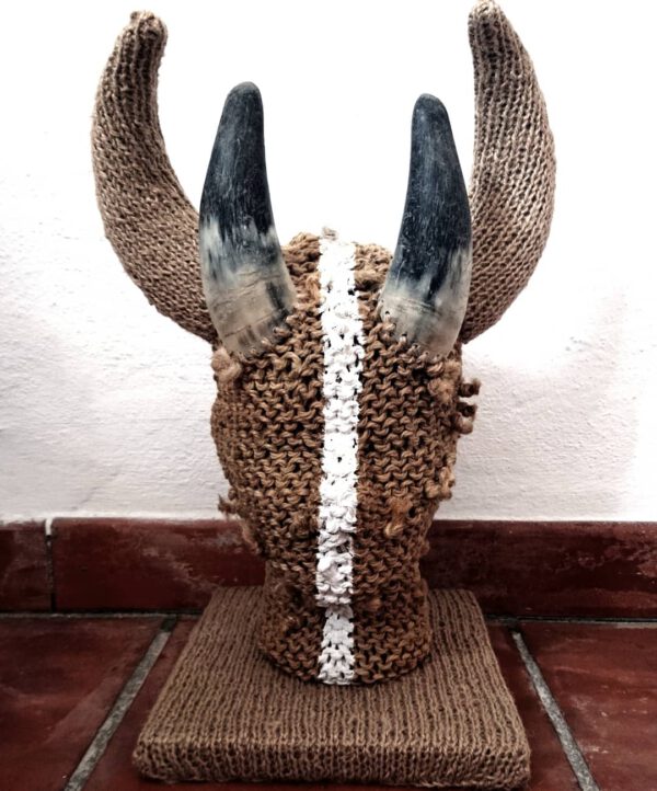 The Two of Us, sculpture made of reused rope, cow horns, head by contemporary artist Nanon Morsink