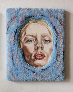 “Ice” by Nanon Morsink – contemporary textile painting combining acrylic paint, tufted wool, and pearls on canvas. Modern fiber art with cool tones and tactile elements. Mixed media, 40 x 50 cm, 2024.
